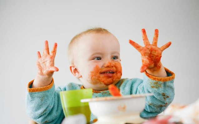 嚼烂食物|嚼烂食物喂给孩子吃有哪些危害 孩子咀嚼能力不好的表现