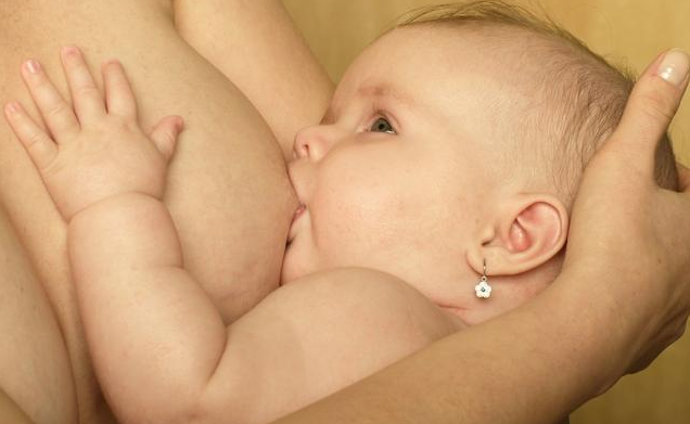 乙肝病毒感染妈妈能哺乳吗 如何预防宝宝乙肝病毒感染