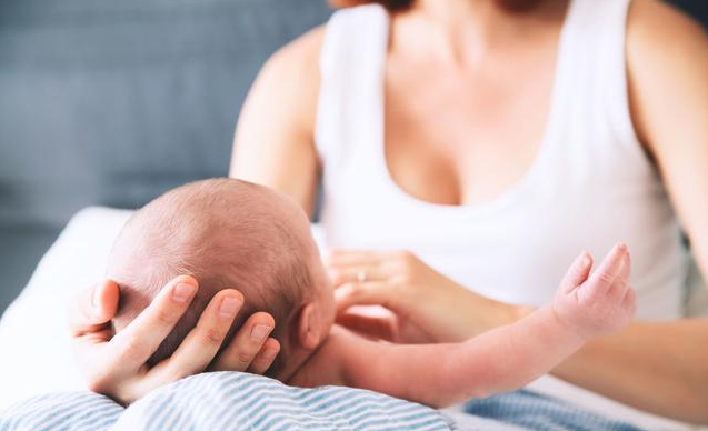哺乳期怀二胎能继续喂奶吗 孕期继续哺乳的妈咪的注意事项