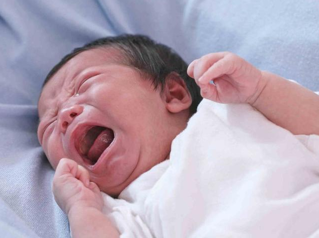 宝宝腹泻|宝宝腹泻能用抗生素吗 宝宝腹泻要去医院吗