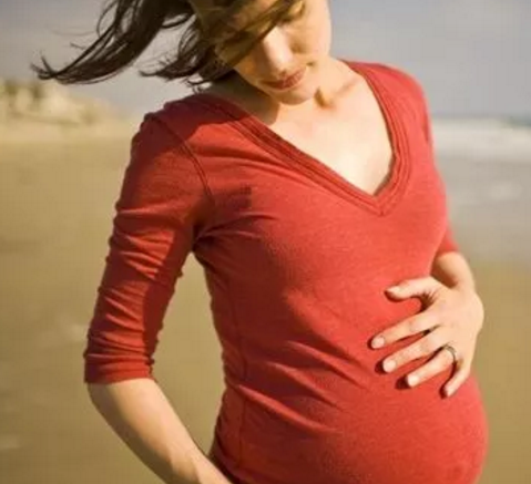 孕期胎儿偏小吃什么 孕期胎儿偏小怎么办