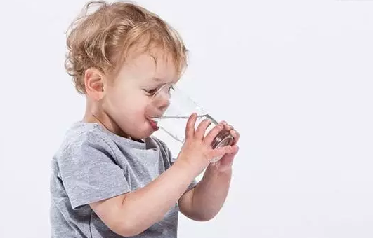 夏季如何给宝宝科学补水 夏季宝宝喝水要怎么喝
