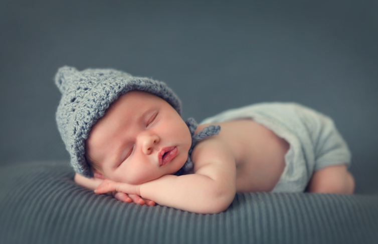 三个月以下宝宝发烧怎么护理比较好 三个月不到宝宝发烧照顾方法