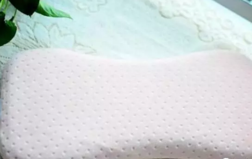 宝宝一岁前要用枕头吗 宝宝枕头如何挑选