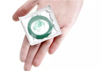 过期避孕套还能用吗 避孕套这些错误使用方法要避免