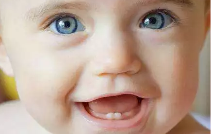 宝宝长牙期间有哪些表现 宝宝长牙期要注意什么