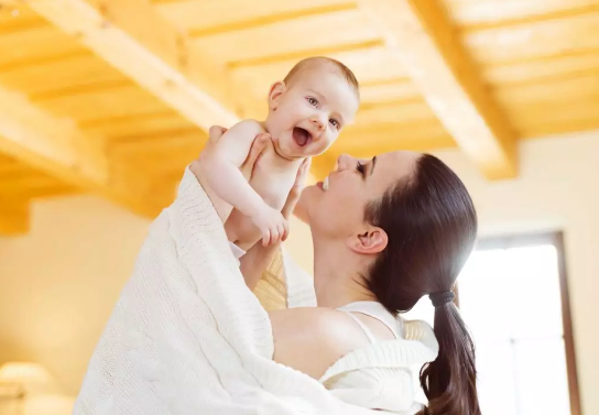宝宝长牙期间有哪些表现 宝宝长牙期要注意什么