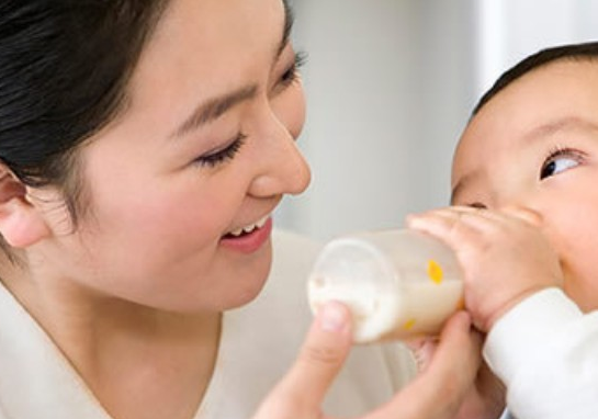 婴儿|婴儿可以喝豆浆吗 婴儿喝豆浆有什么好处