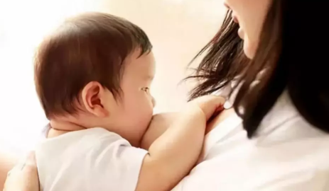 哺乳期乳腺炎能给宝宝哺乳吗 哺乳期乳腺炎吃什么好