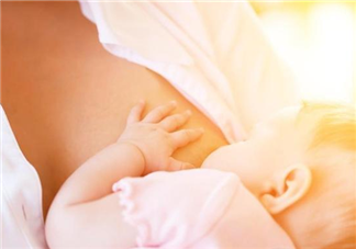 母乳喂养会导致乳房下垂吗 产后如何预防乳房下垂