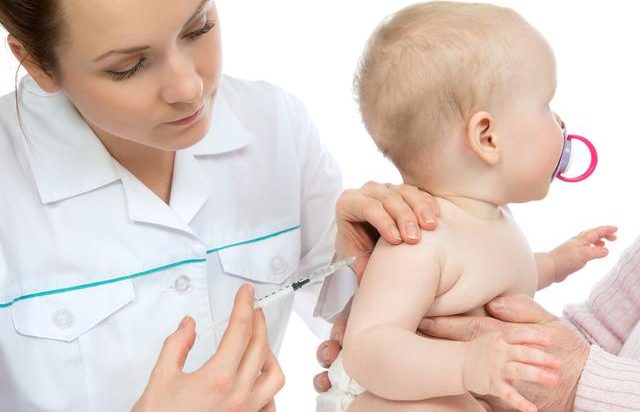 男婴打疫苗后身亡是怎么回事 接种疫苗的异常反应有哪些