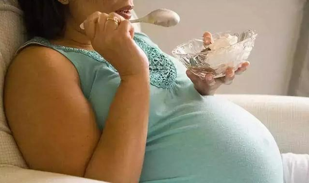 孕期过度肥胖的危害 怀孕后长多少斤比较健康
