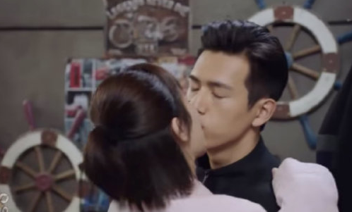 韩商言佟年的吻戏在第几集 亲爱的热爱的吻戏图片