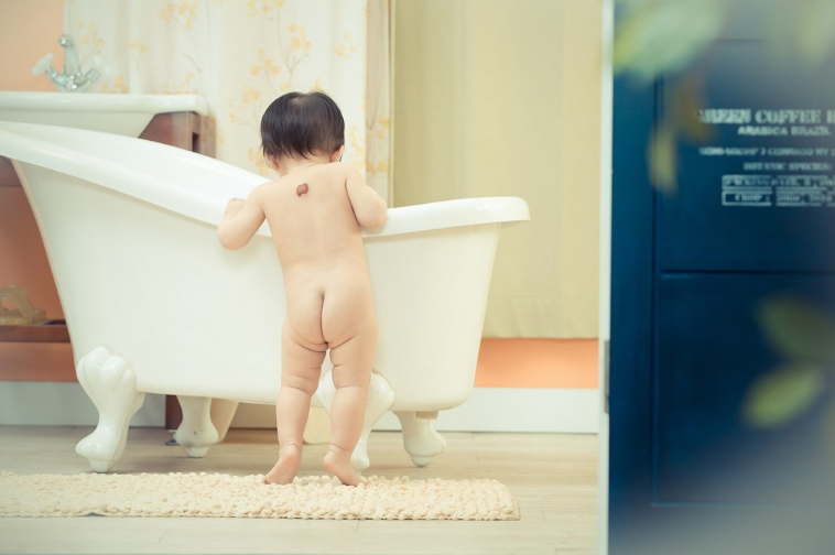 孩子经常性尿床怎么回事 四岁孩子尿床的原因是什么