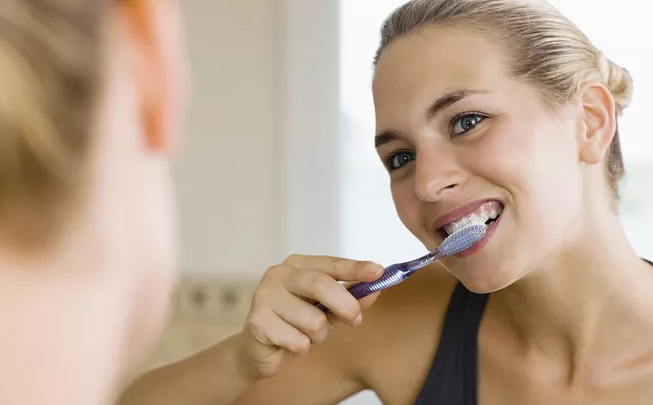 经常刷牙口臭是怎么回事 怎么有有效防止口臭