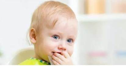 引起孩子铅中毒的原因有哪些 铅中毒对儿童发育的影响