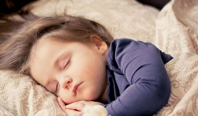 宝宝总是夜醒是什么原因 宝宝夜醒怎么办