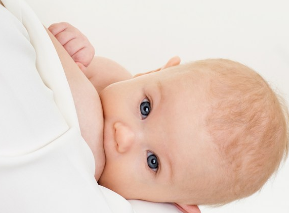 婴儿吃奶太过频繁是什么原因 婴儿吃奶太过频繁怎么办