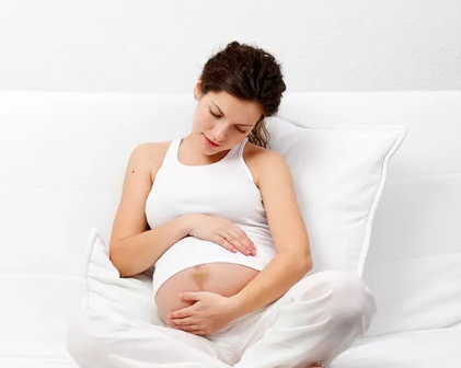 孕妇晚睡对孕妇有什么影响 孕妇正确的睡姿是什么
