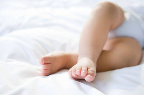 宝宝尿路感染是怎么回事 宝宝尿路感染的原因