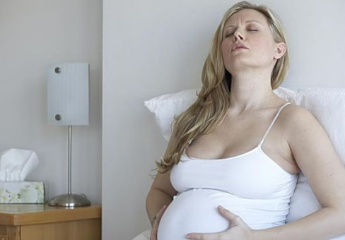 孕期胃痛是怎么回事 怀孕期间胃疼的原因