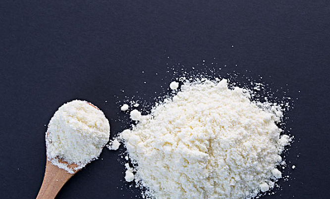 保质期|快到保质期的奶粉可以喝吗 如何辨别羊奶粉有没有变质