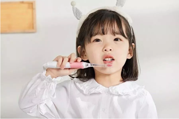 孩子多大才能用电动牙刷 如何正确选择电动牙刷