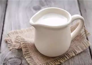 快到保质期的奶粉可以喝吗 如何辨别羊奶粉有没有变质