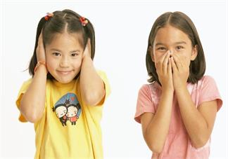 怎么发现孩子听力有问题 早期怎样发现孩子听力不对劲