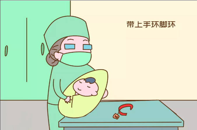 新生儿为什么会被医护人员抱走 宝宝刚出生医护人员抱走是干什么