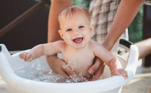 0-6岁宝宝的洗澡方法 各年龄段宝宝洗澡技巧
