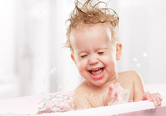 宝宝洗澡时要注意什么 宝宝洗澡时要做哪些准备