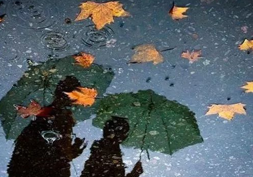 关于秋雨的心情说说句子 秋雨带字唯美图片