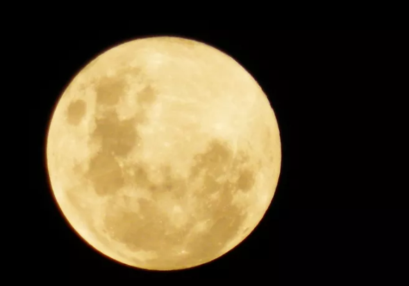 形容中秋节圆月的唯美句子说说 形容月亮又大又圆的优美句子