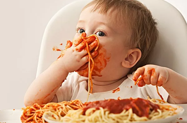 孩子吃饭太快的危害是什么 如何控制孩子吃饭的速度