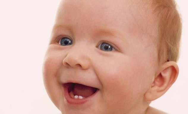 宝宝牙齿什么时候长齐 恒牙一直没长出来是怎么回事