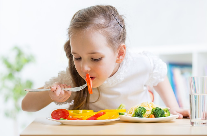孩子吃油炸食物会引起口腔溃疡吗 导致孩子口腔溃疡的原因是什么