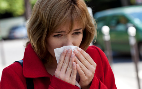 秋季孩子过敏性鼻炎怎么办 过敏性鼻炎怎么区分