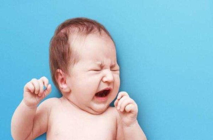 宝宝哭闹不止的是肠绞痛吗 哪些原因会诱发宝宝肠绞痛