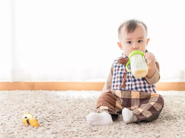 孩子吃夜奶好不好 如何科学的给宝宝断掉夜奶