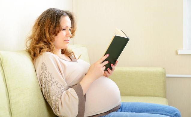 阅读胎教什么时候开始最好 阅读胎教的好处有哪些