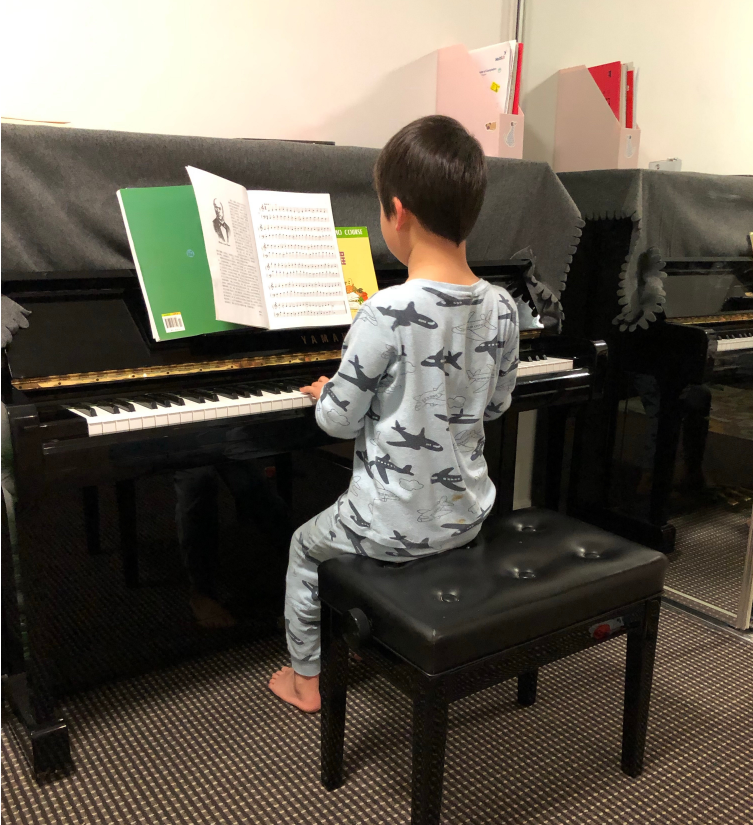 陪儿子学钢琴心情感慨 陪儿子学钢琴的说说朋友圈