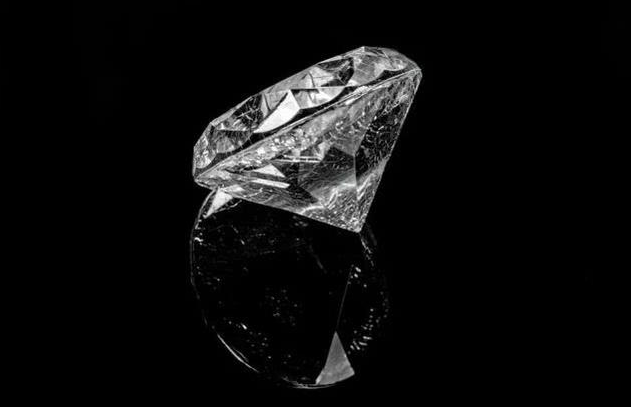 人工钻石|人工钻石和普通钻石有什么区别 人工钻石和普通钻石的区别