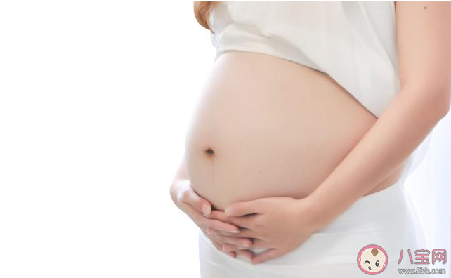 孕检时宝宝在肚子里比v是怎么回事 胎儿真的是在比手势v吗