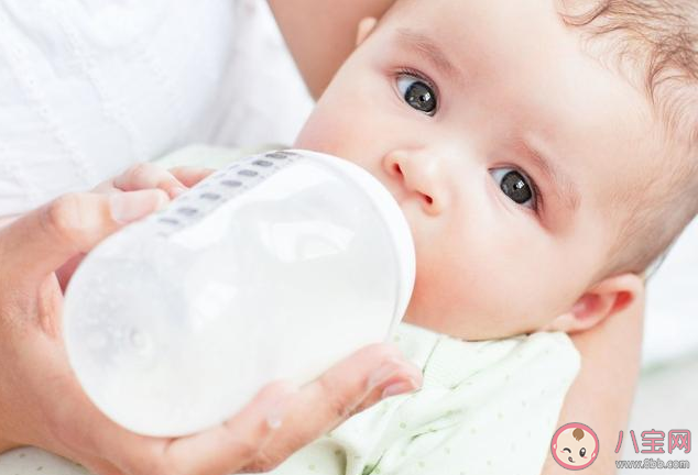 宝宝不喜欢奶瓶喂怎么办 宝宝不喜欢奶瓶喂养的原因