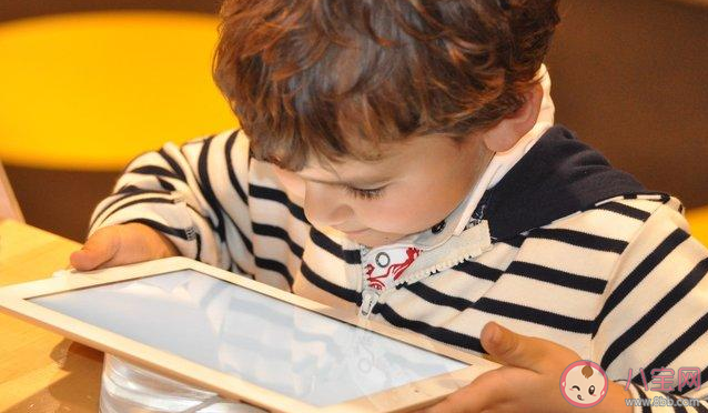 盯屏幕时间过长会影响儿童大脑发育吗 孩子长时间盯着屏幕有什么危害