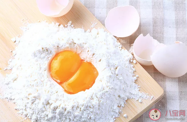 鸡蛋和鹌鹑蛋哪个营养更高 鸡蛋和鹌鹑蛋哪个更适合孩子吃