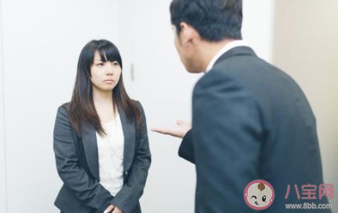 日本多个行业禁止女性员工戴眼镜怎么回事 为什么禁止女性戴眼镜