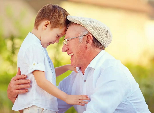 孩子为什么更喜欢老人带 老人带孩子有什么好处和坏处