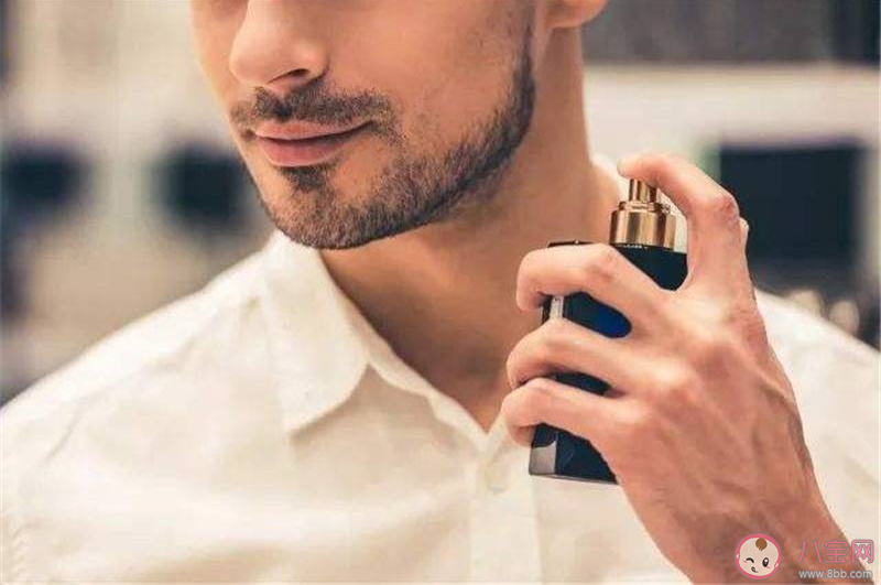 男士香水|男士如何选择合适自己的香水 挑选男士香水的小妙招有哪些
